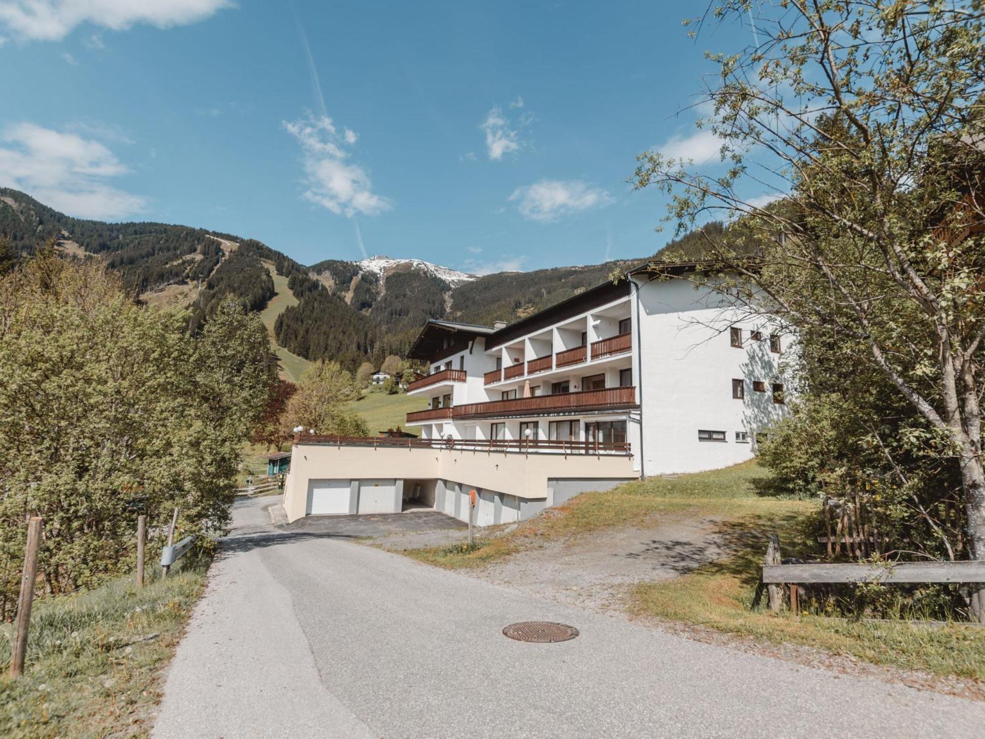 Apartment Holiday-1 By Interhome Zell am See Bagian luar foto